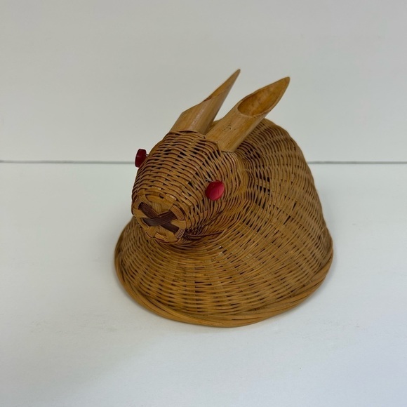 Hand Woven /Vintage Rabbit Basket top with with Bamboo Ears- - Picture 4 of 8